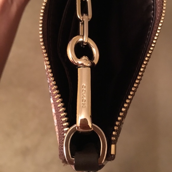 💛Authentic COACH Crossbody💛 - Picture 4 of 4